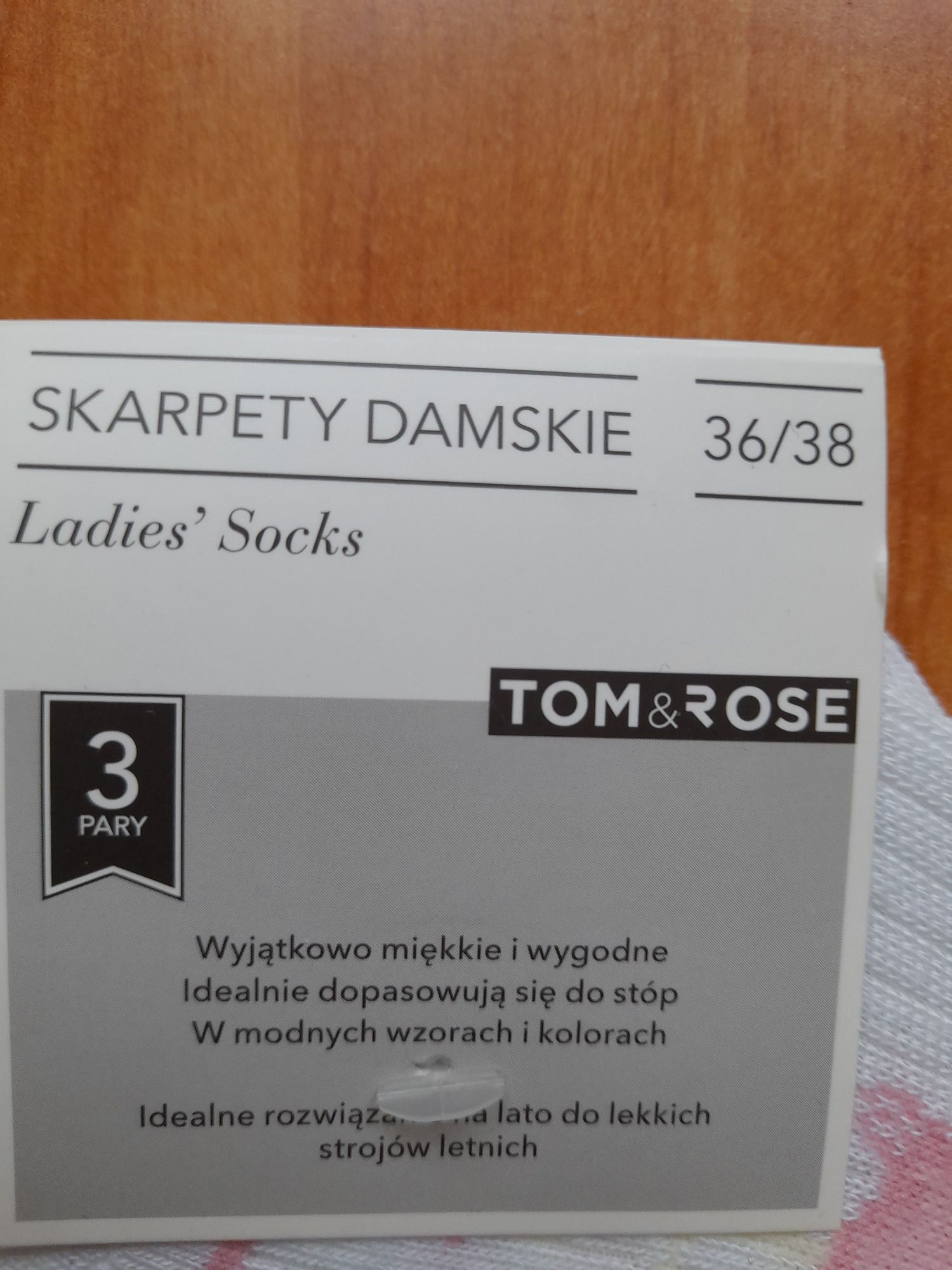 Skarpetki damskie nowe TOM ROSE kolor biały rozmiar 36/38