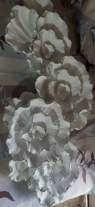 Peça decorativa em formato de flores