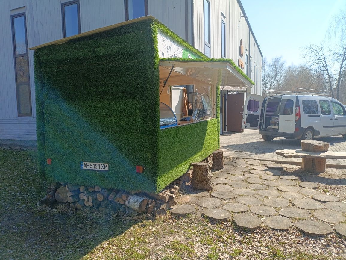 Торговий причіп спеціалізований
