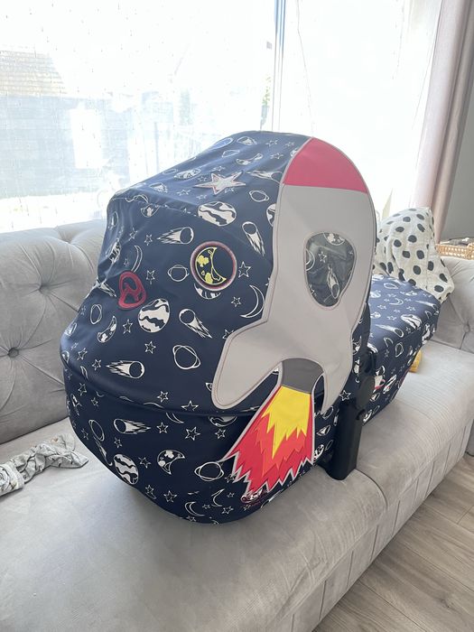 Gondola cybex priam Anna K Space Rocket