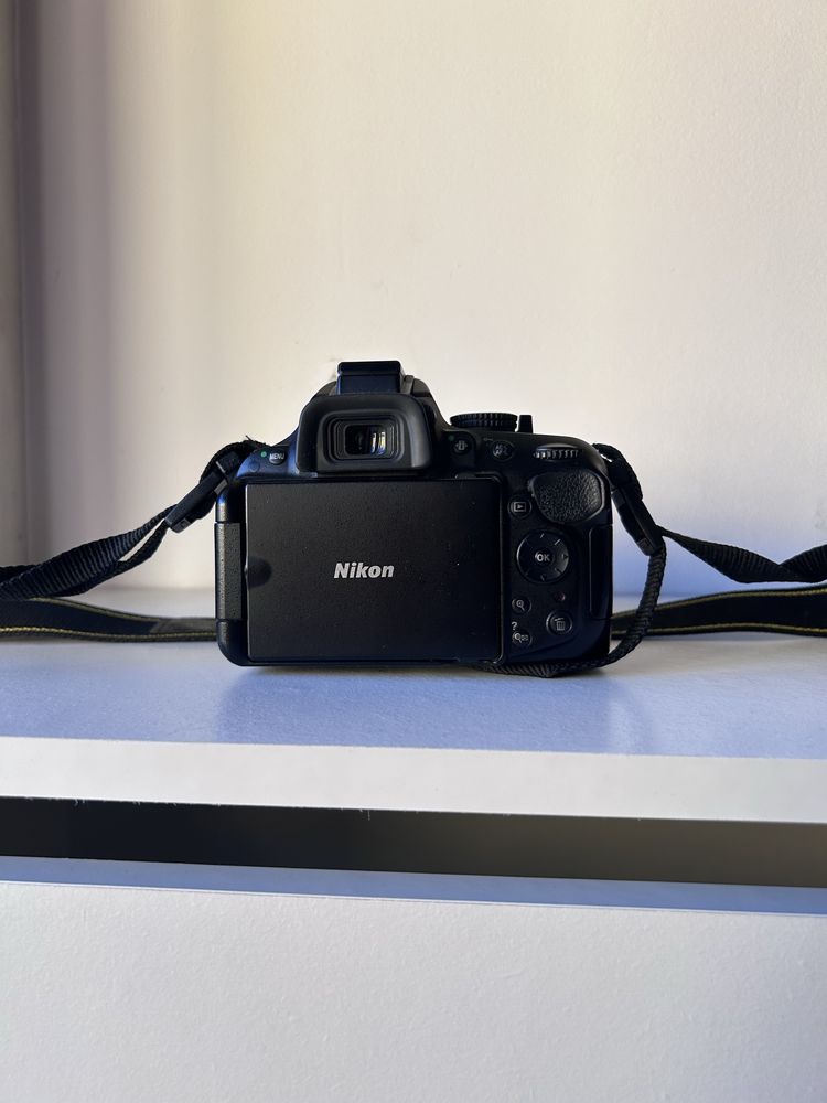 Venda de máquina fotográfica Nikon D5200 + acessórios