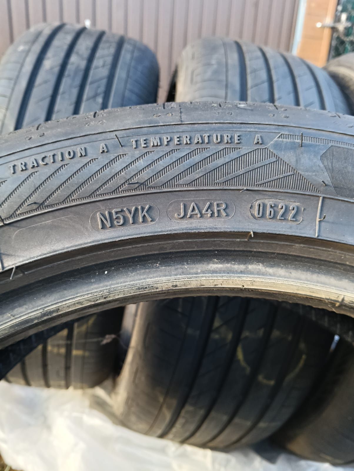Opony letnie  Goodyear 215/50/18z 2022 roku