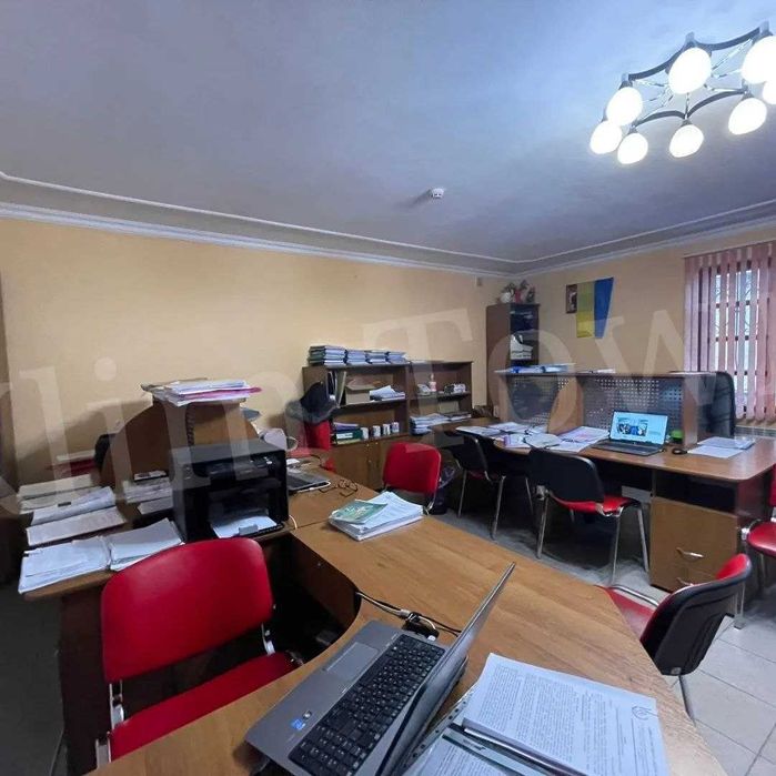 Продається приміщення в центрі міста (біля міськрайонного суду)