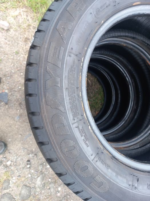 Opony używane 195/70/15c goodyear 4x10 mm
