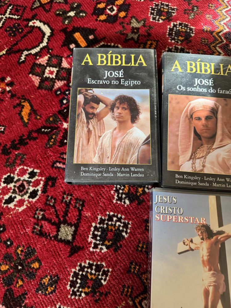 Lote de 4 VHS temas religiosos