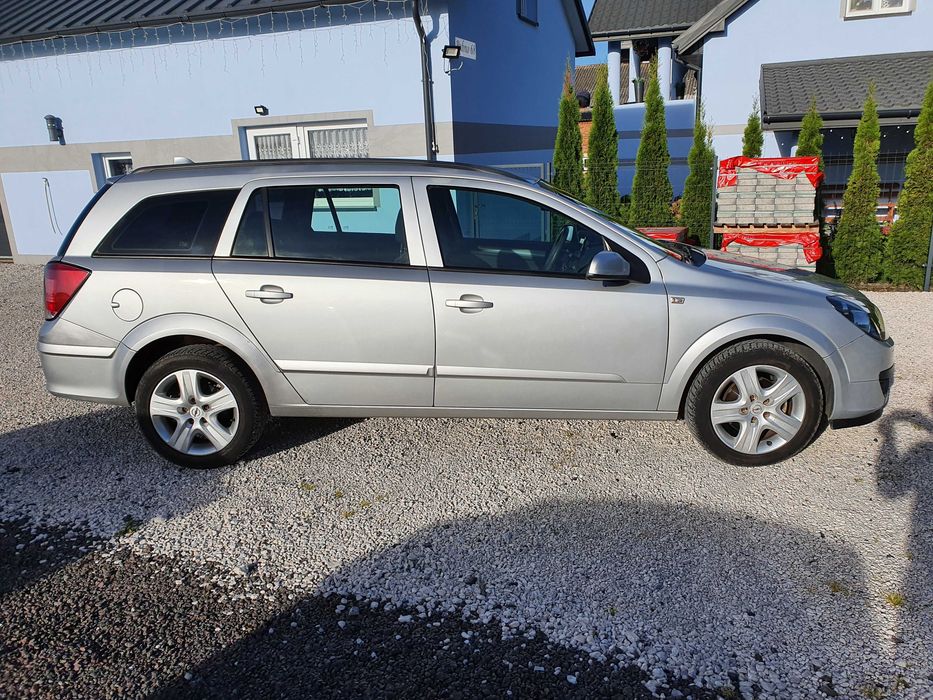 Opel Astra H Kombi 1.6 16V Klima Tempomat Hak Zamiana 226 Tyś Km Zadba