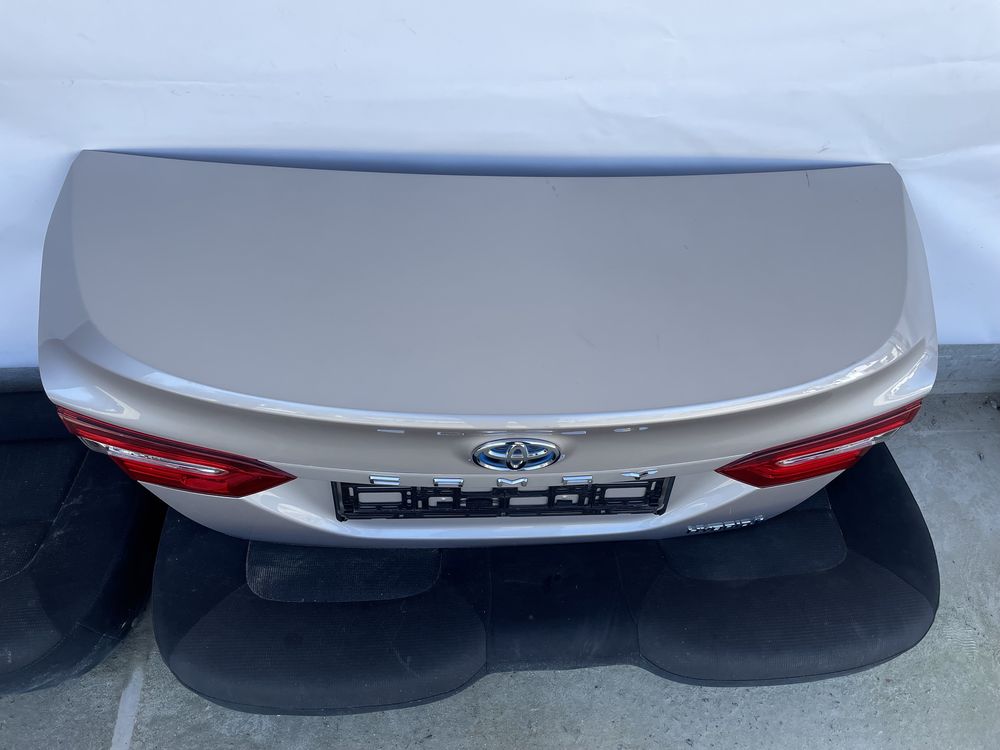 Кришка багажника Toyota Camry XV70