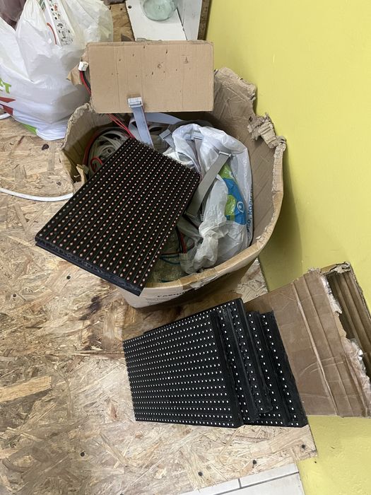 LED таблиця завантажується любий малюнок