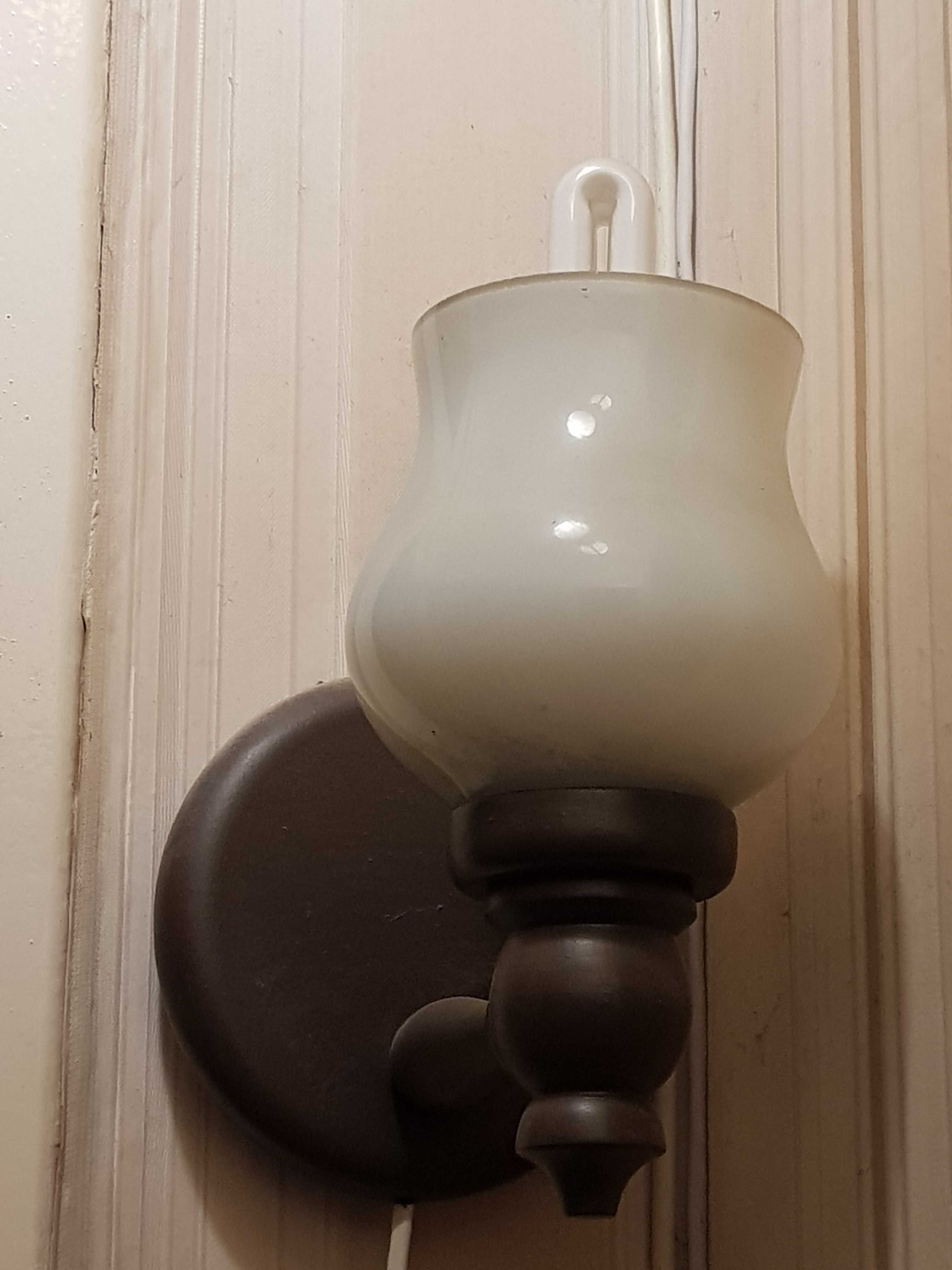 Kinkiet, lampa, szkło mleczne