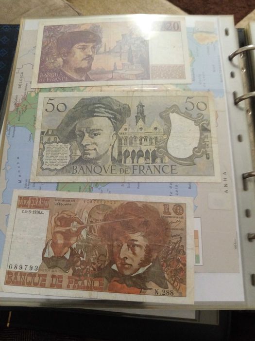 FRANÇA, 4 NOTAS ANTIGAS Usadas com furos de agrafe conforme fotos.