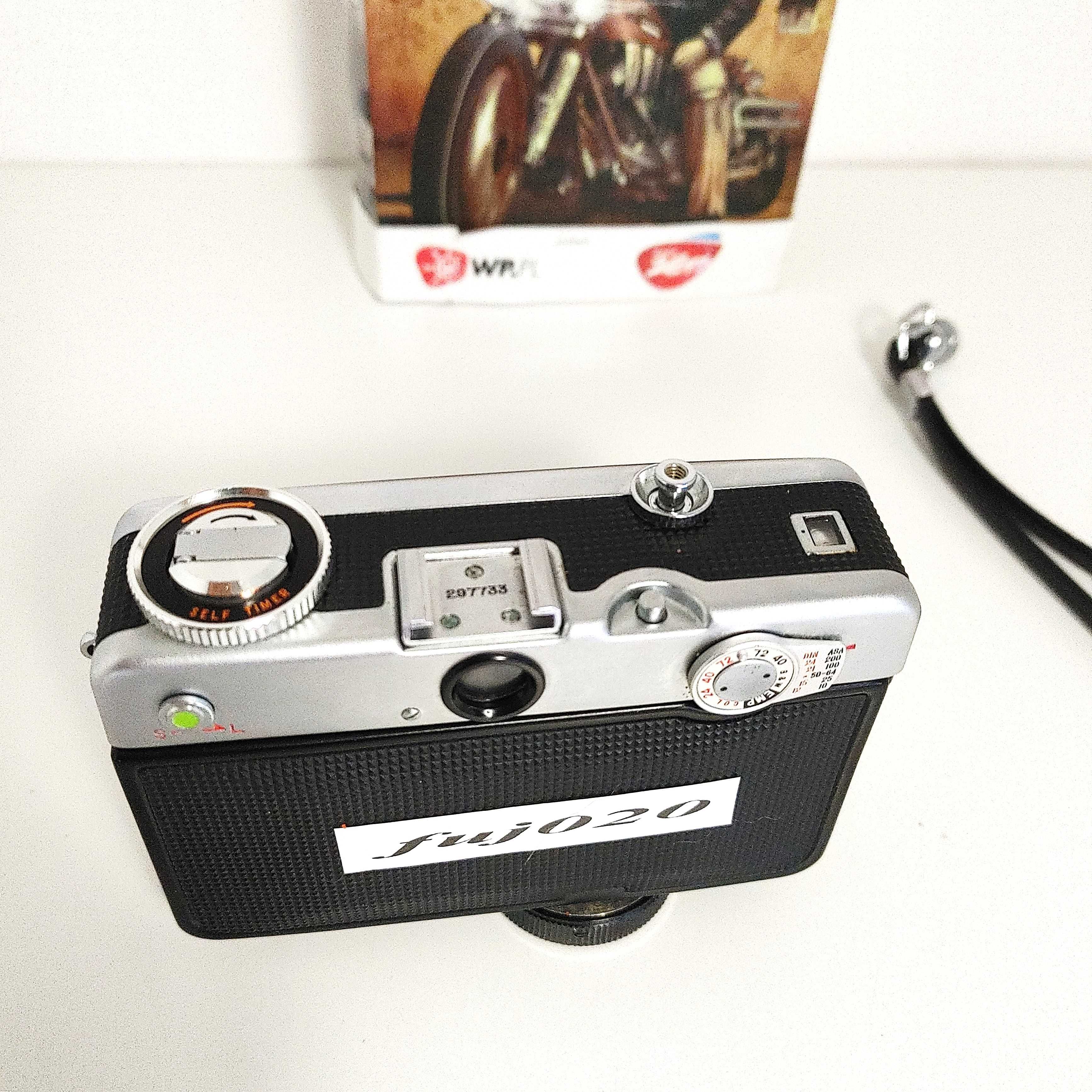 Zadbany w pełni sprawny Aparat analogowy półklatkowy FUJICA Drive