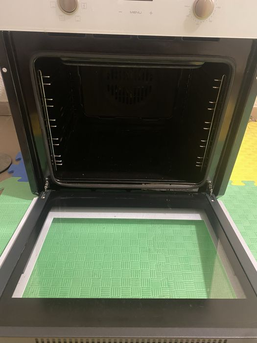 Продам духовку Eleyus