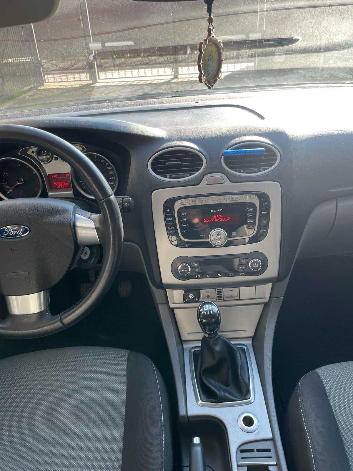 Ford Focus 2010 газ/бензин