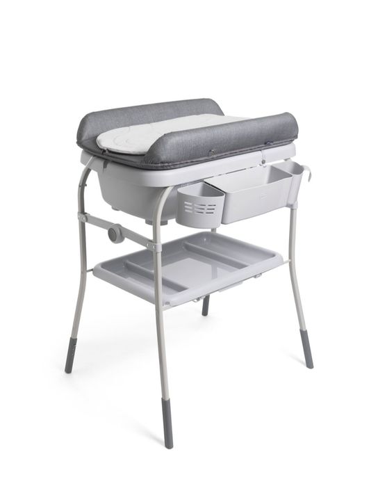 Uma banheira da marca Chicco