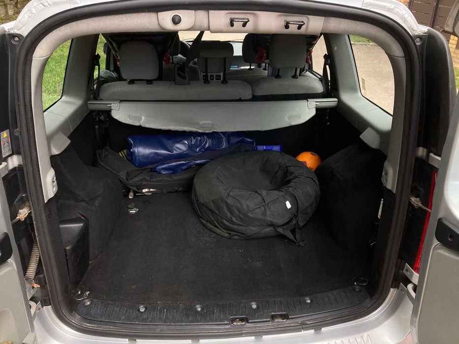 Dacia Logan MCV 2012 r., benzyna + gaz, nowy komplet opon, faktura VAT