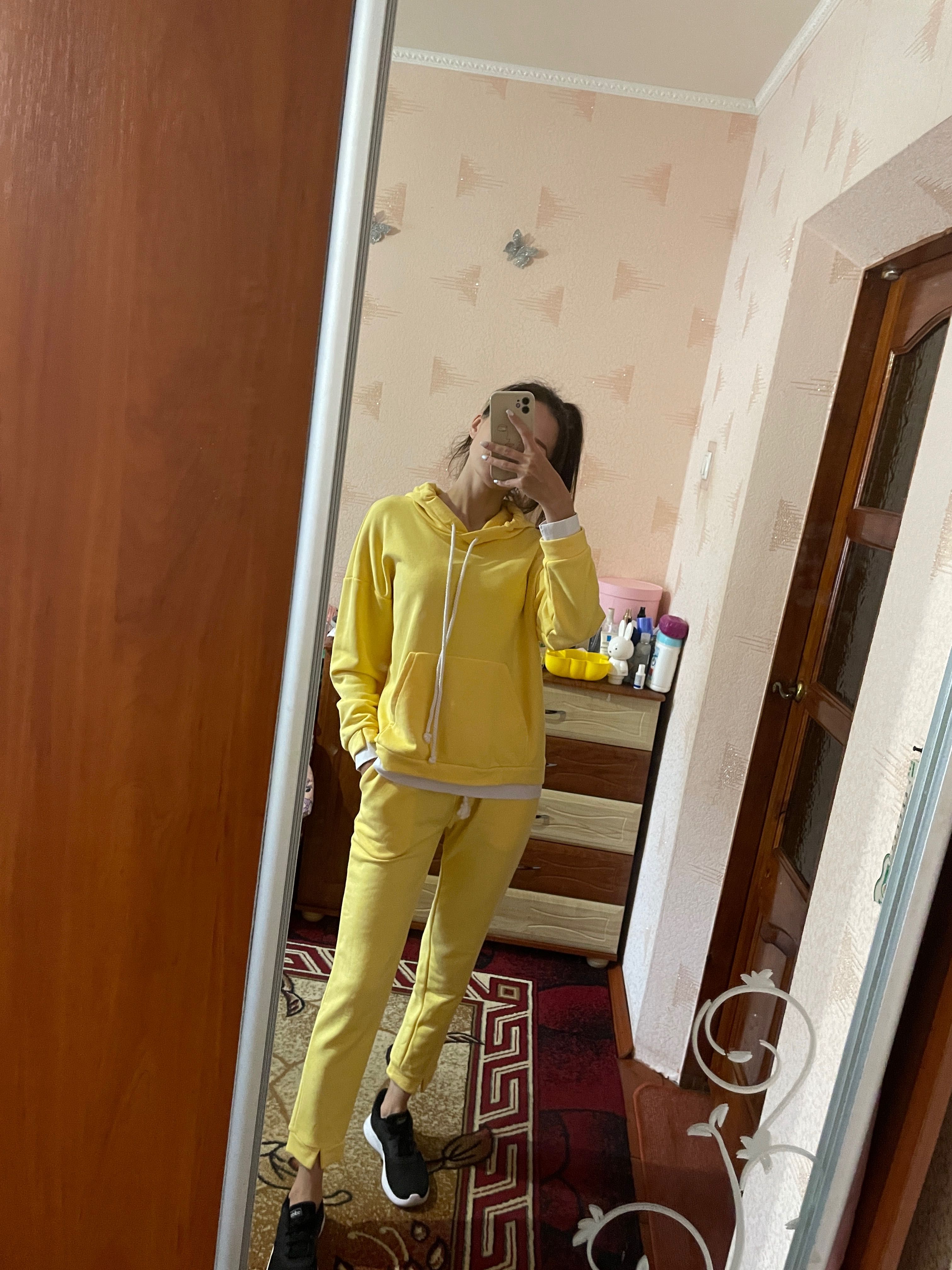 Спортивний костюм жіночий жовтого кольору