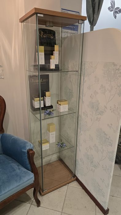 Witryna szklana podświetlana