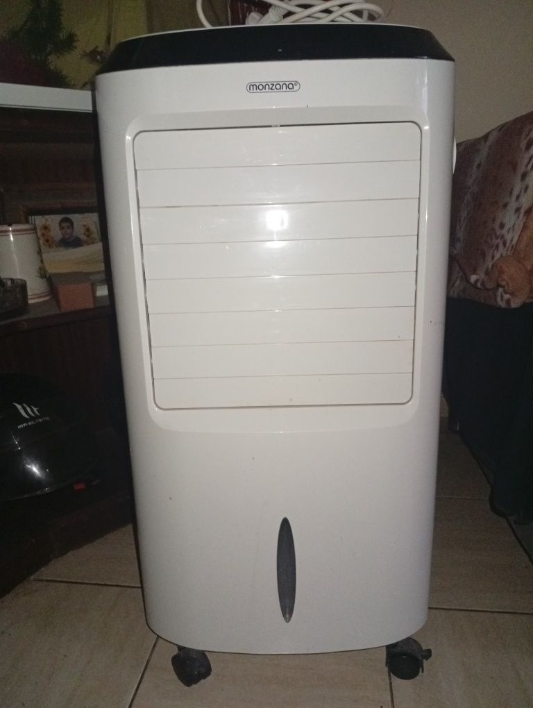 Climatizador monzana praticamente novo bem estimado