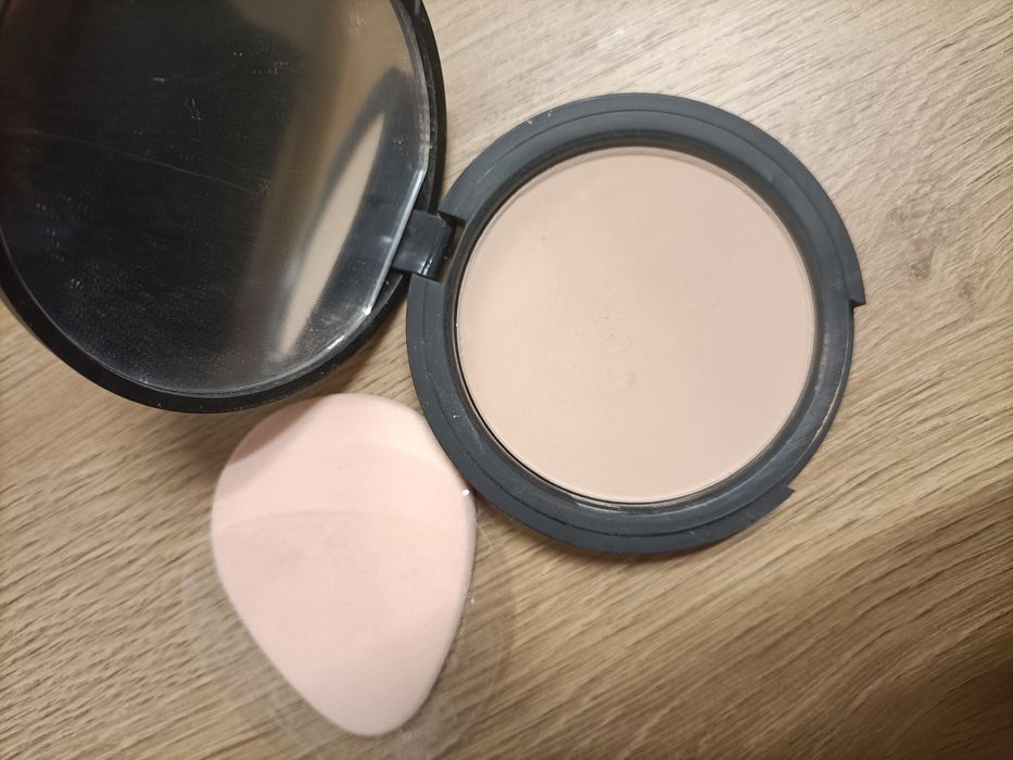 Puder Eveline Wonder Match 01 light beige