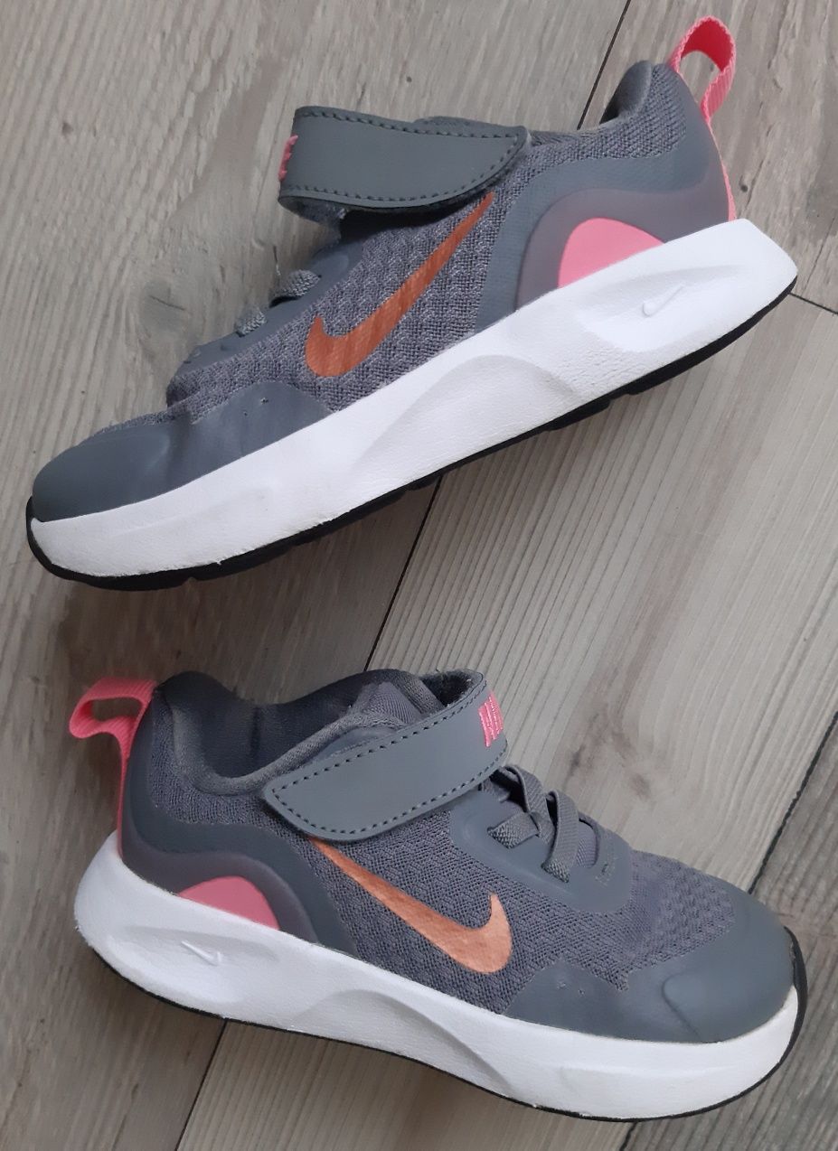 Кросівки NIKE (р.24)