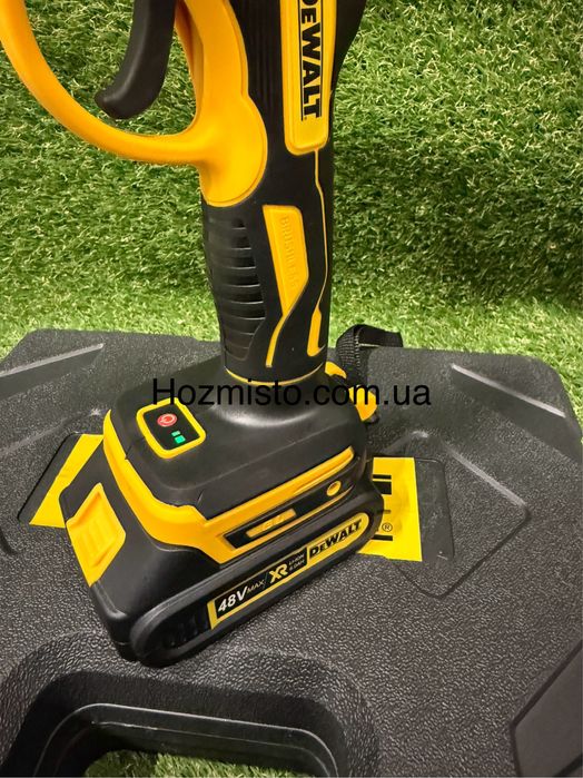 Акумуляторний секатор DeWalt DCMP550P1 (48V 6AH) ефективний інструмент