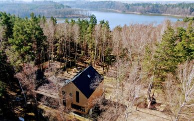 Dom z jacuzzi, gorącą banią nad jeziorem Łąki Poj. Brodnickie / Mazury