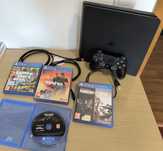 PlayStation 4 Slim 1TB + 4 Jogos Originais