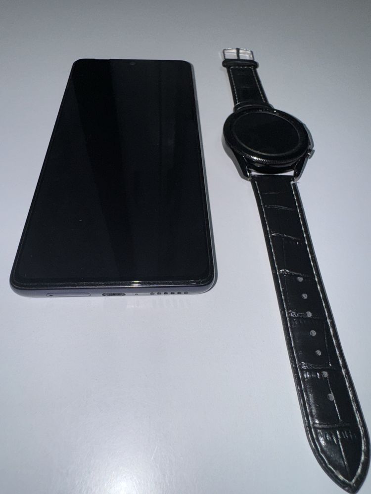 Telefon Motorola Edge 30 pro + Zegarek Samsung Galaxy Watch3