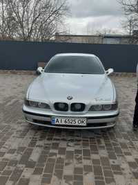 Автомобіль BMW 5-series