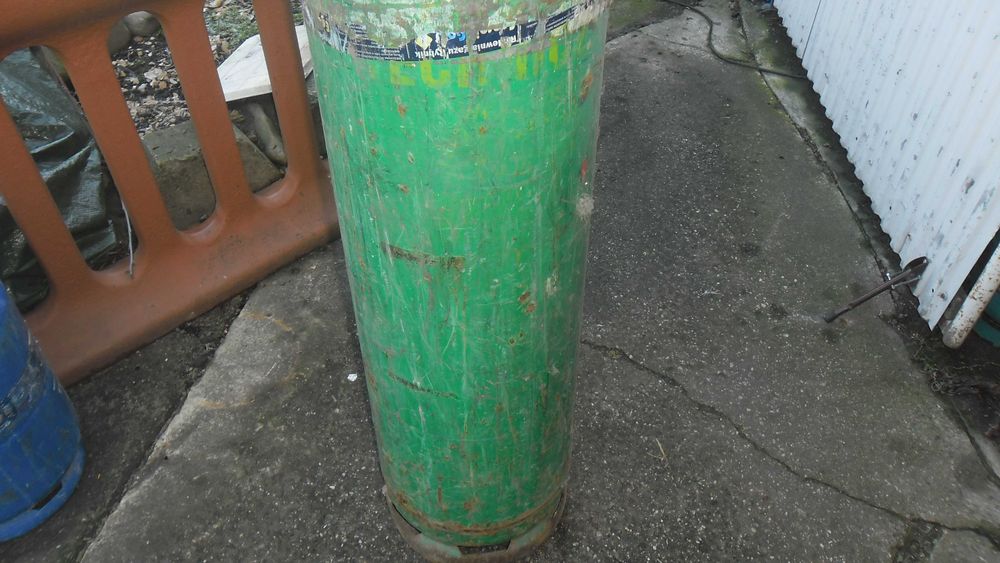 Sprzedam Butlę gazową propan 33kg pełna.