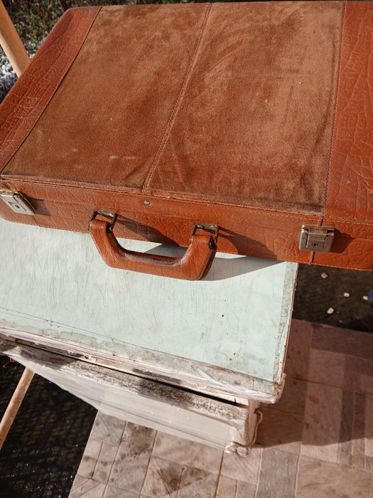 Дипломат из натуральной кожи