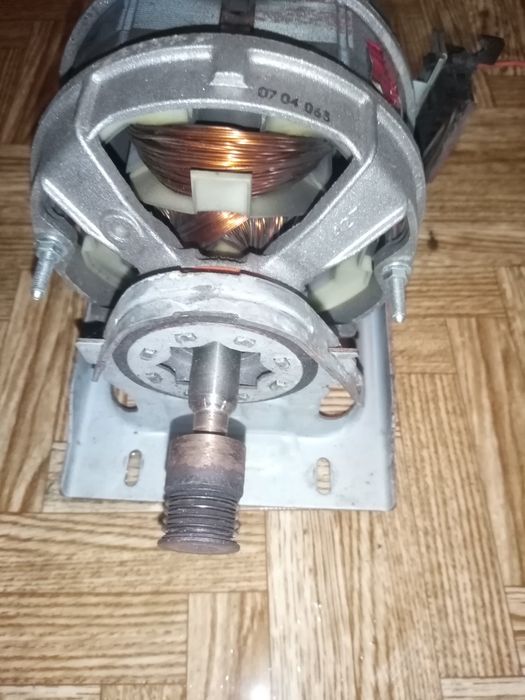 Продам мотор,помпу.З пральної машини Gorenje WT 52111