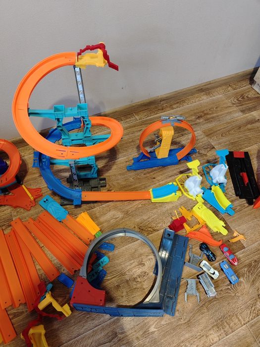 Великий набір трас Hot wheels Хотвілс