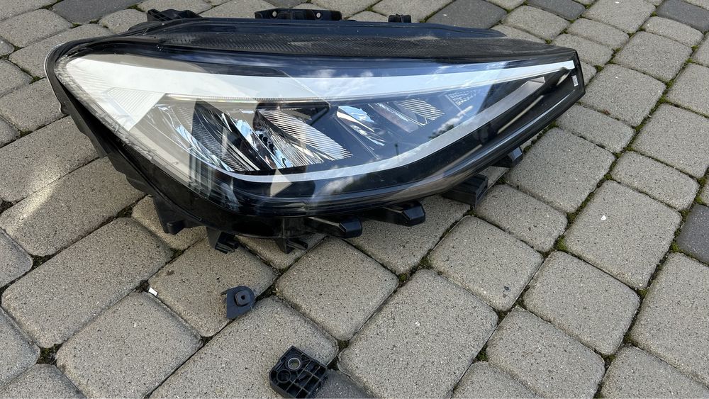 Vw id4 фара права передня