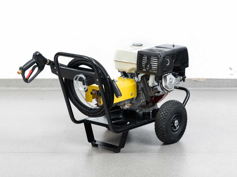 MYJKA CIŚNIENIOWA KARCHER HD 1050 B HONDA GX390 200bar 930l/h 5000nett