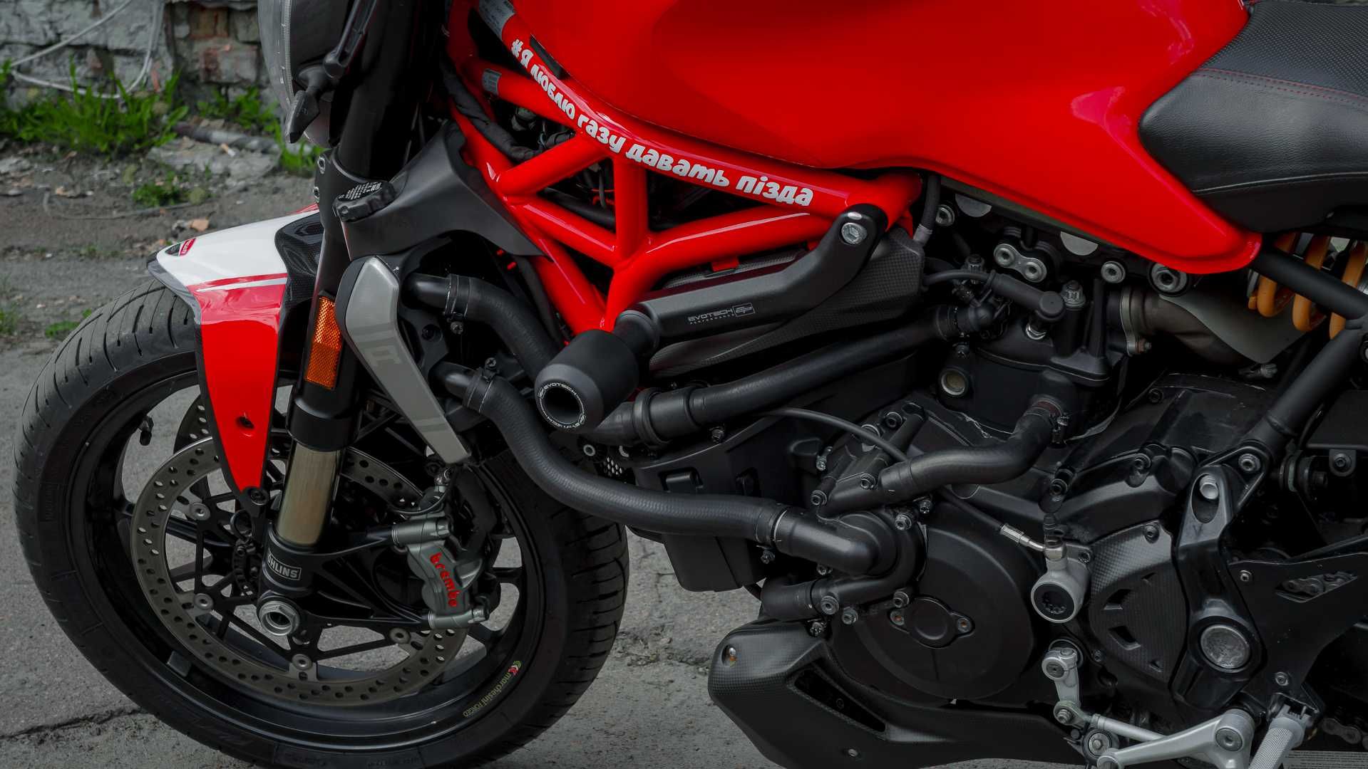 Мотоцикл Ducati Monster 1200 R официальный