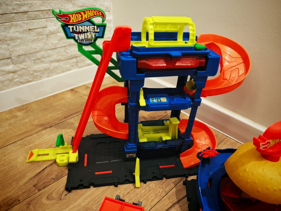 Hot wheels zestaw tunnel twist,burger ,lodziarnia