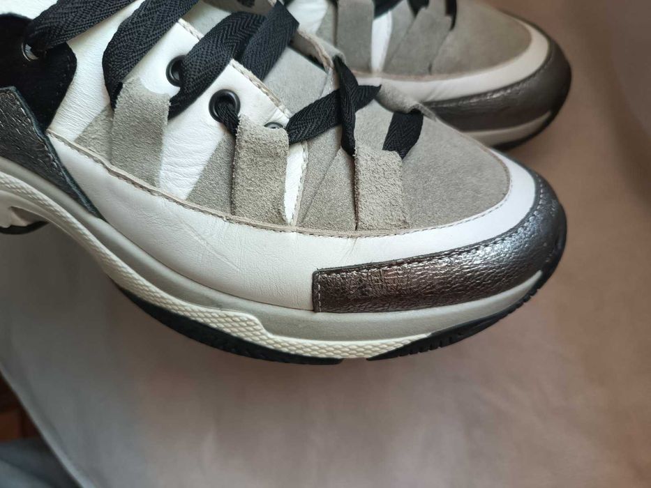 Кросівки 37р натуральна шкіра