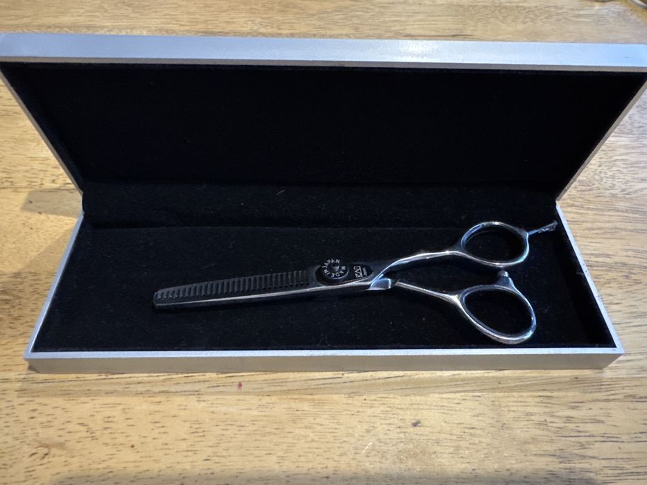 Nożyvzki fryzjerski degażówki