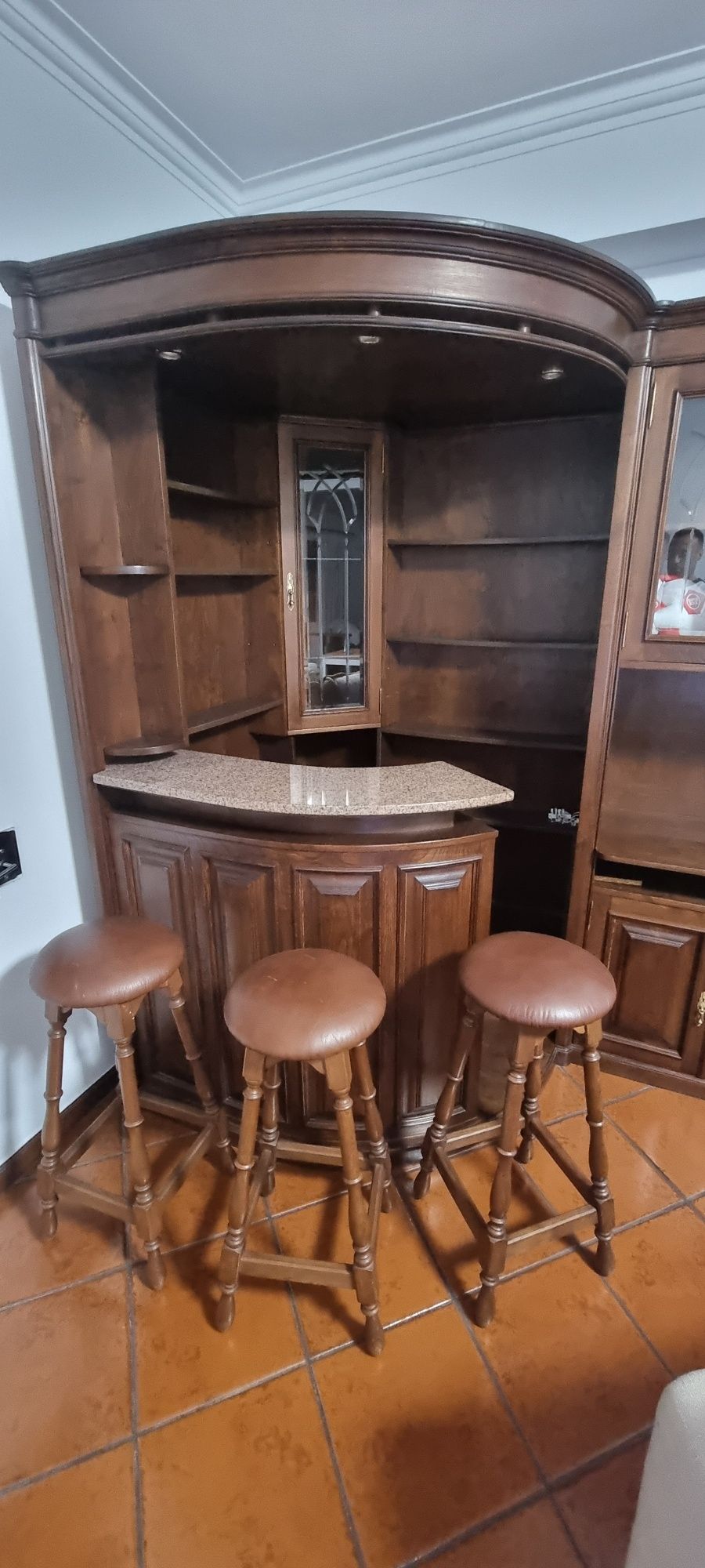 Bar de madeira, excelente estado