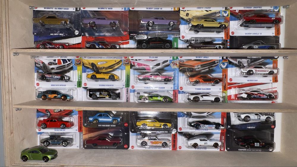 Hot wheels 178 sztuk karty tylko całość wysyłka lub odbiór osobisty