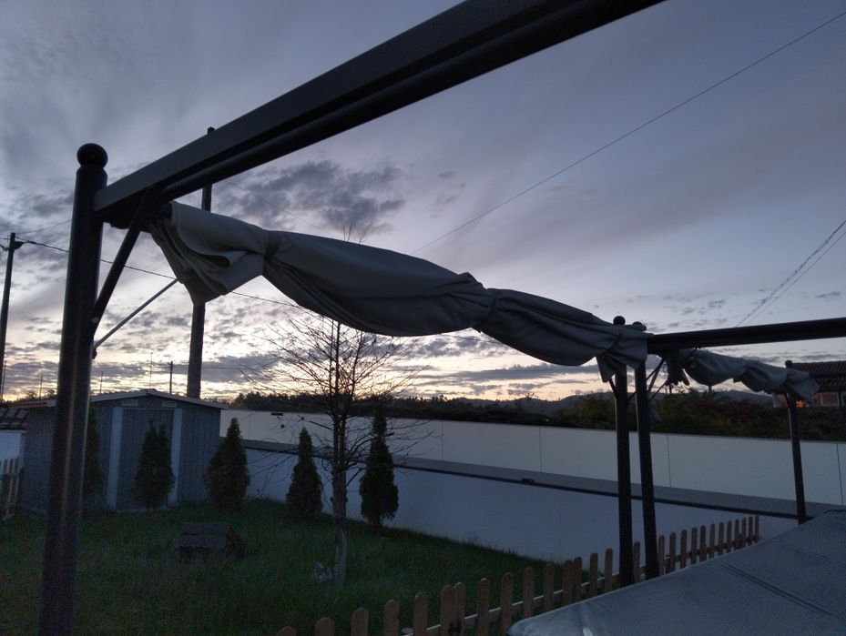 Pérgola desmanchada e amolada