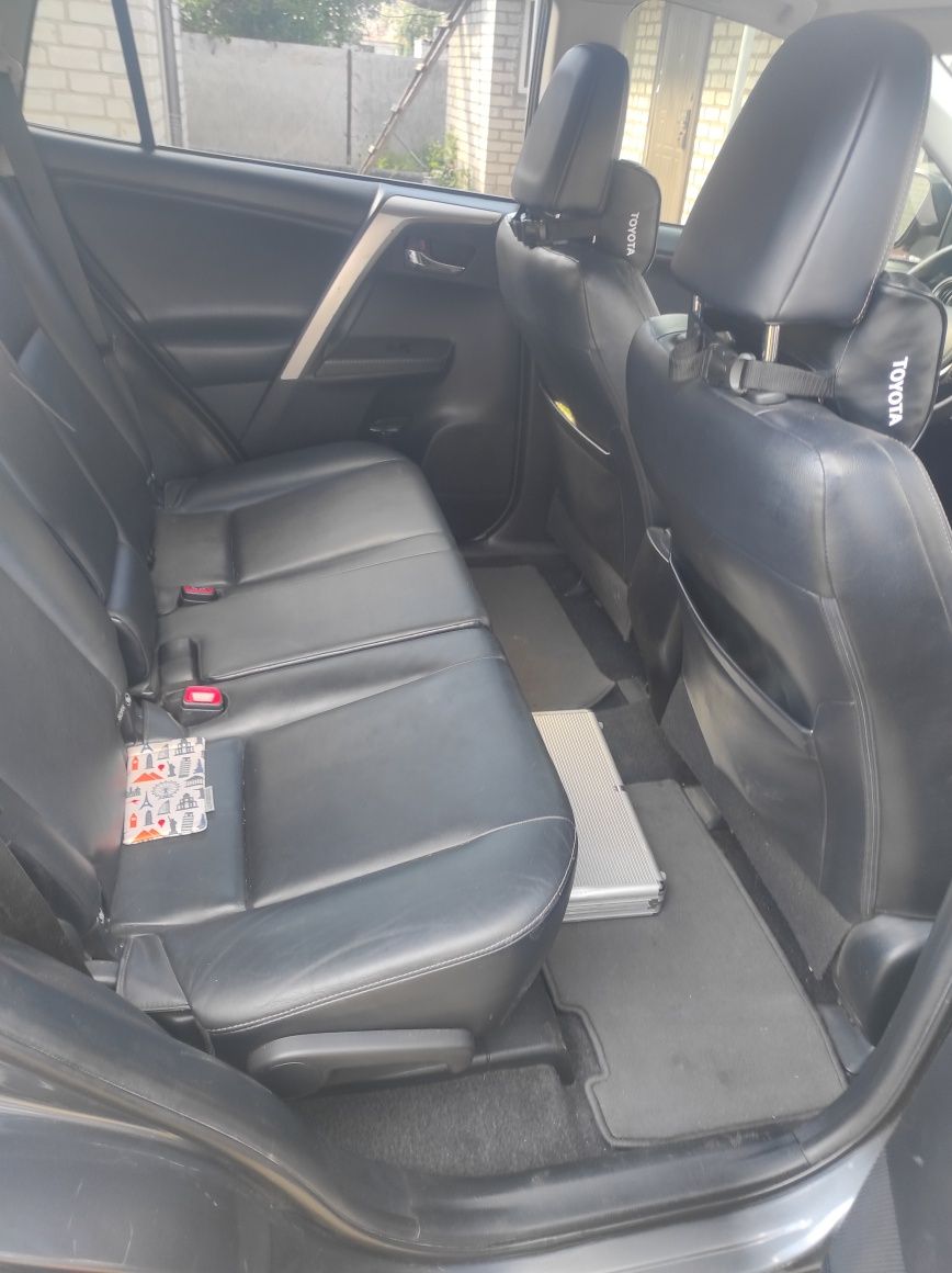 Продам Toyota Rav 4
