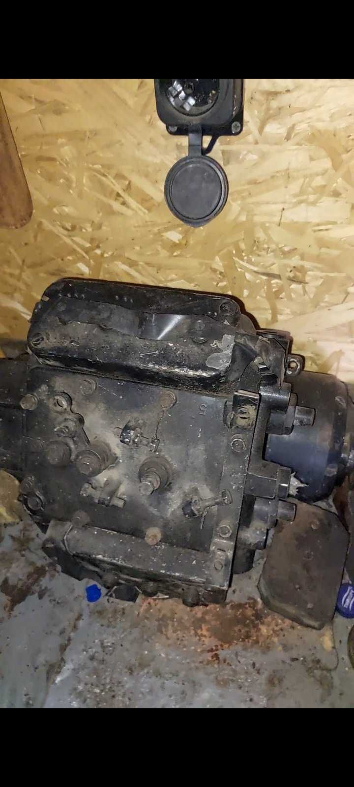 Б/У Топливный насос высокого давления ТНВД КамАЗ 33.1111007-02 v948