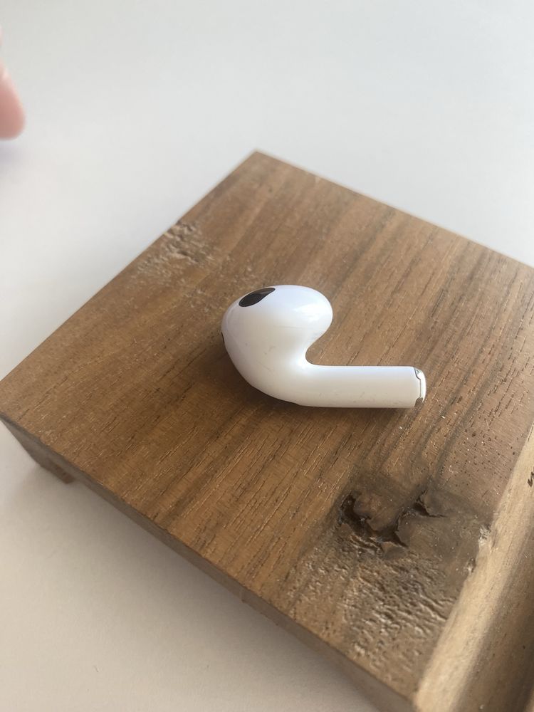 Słuchawka Airpods 3 A2564 lewa- uszkodzona