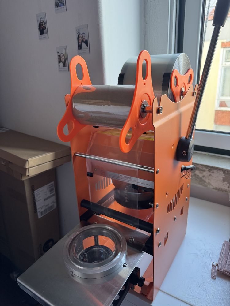 Vendo maquina de selar copos nova na caixa , nunca usada !