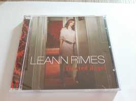1 CD de LeAnn Rimes, album Twisted Angel