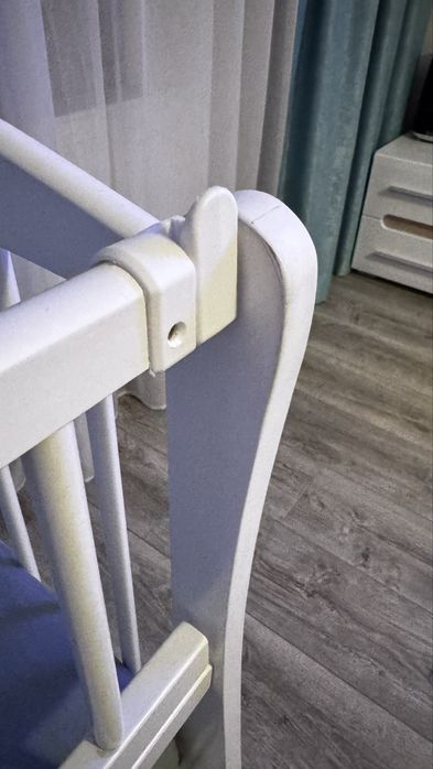 Дитяче ліжечко з матрасом