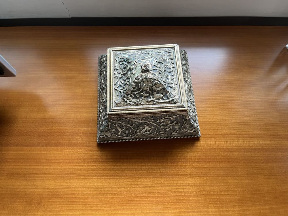 Caixa decorativa em madeira| Guarda Jóias