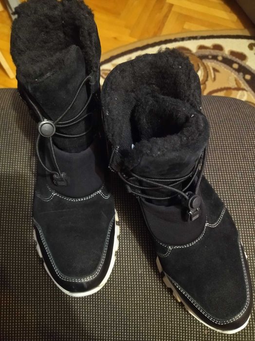 Жіноче зимове взуття